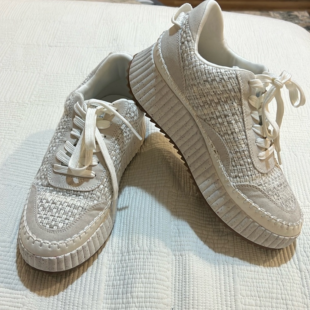Universal Threads Platform Sneaker